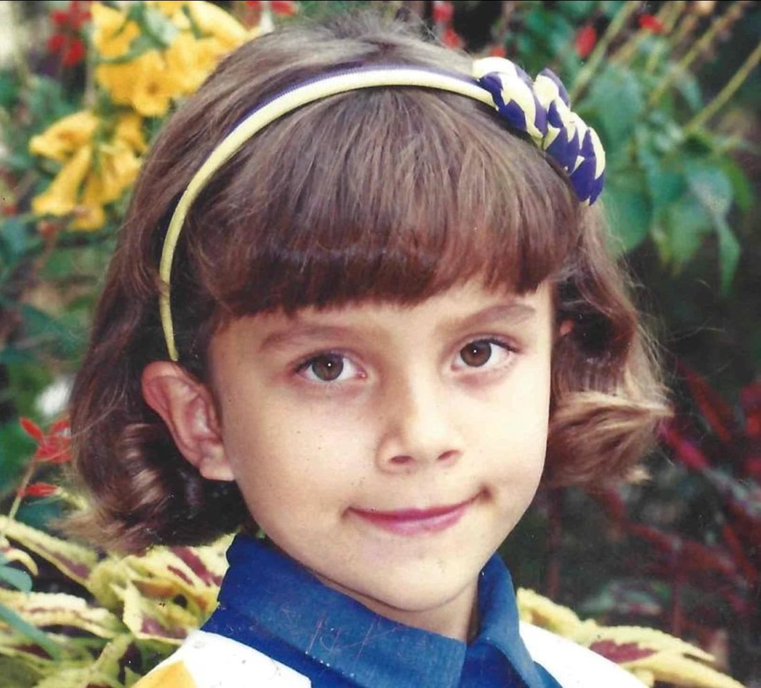 Isis Moreira criança